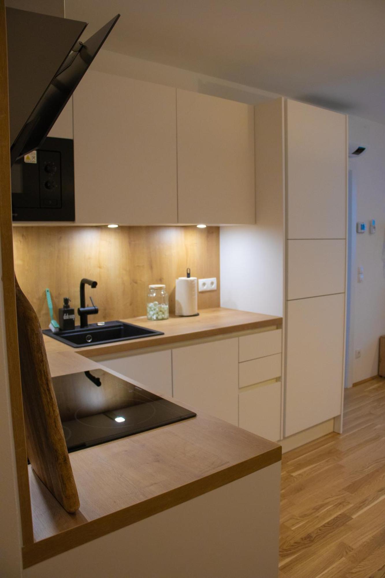 Danube City Lodge, Uptown, A/C เวียนนา ภายนอก รูปภาพ